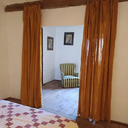 Massia Gasset Oda ve Kahvaltı